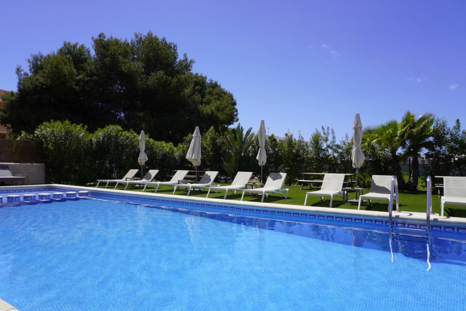 Escondidos Ibiza Aparthotel Platja d'en Bossa