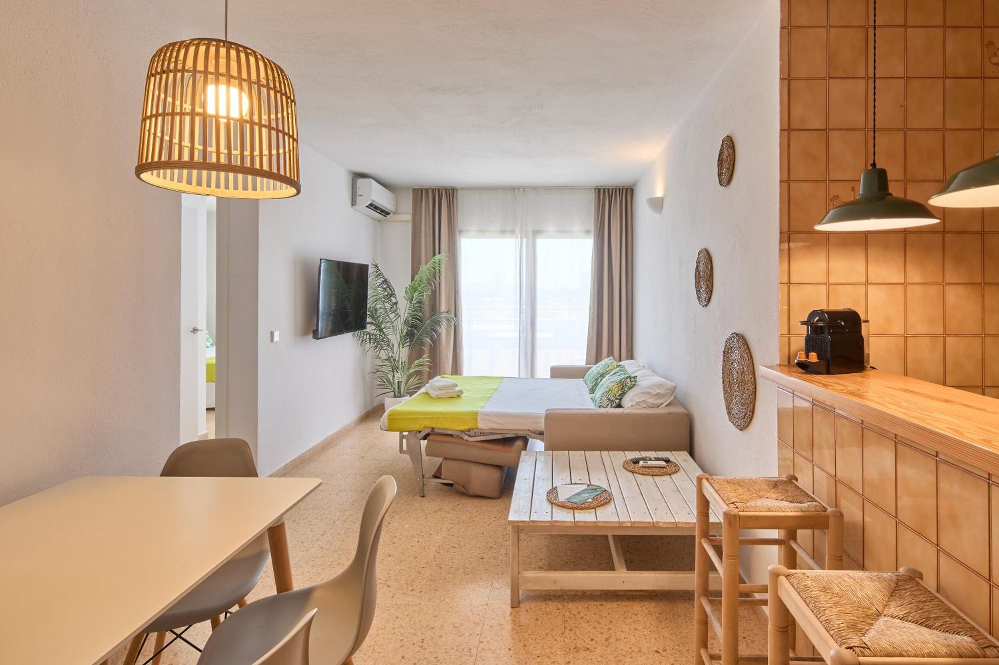 Aparthotel Escondidos Ibiza Playa d'en Bossa